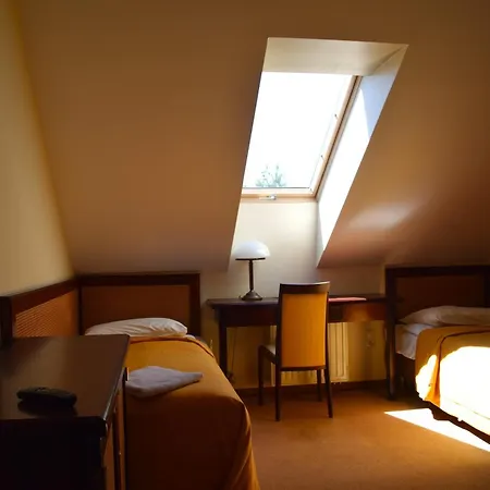 Hotel Dwór Zielone Wzgórza *